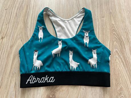 Originálny komplet slovenskej značky abraka-alpaky, s