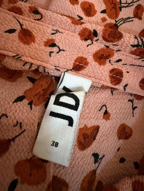 Romantické midi šaty jdy - jemný kvetinový vzor, 38