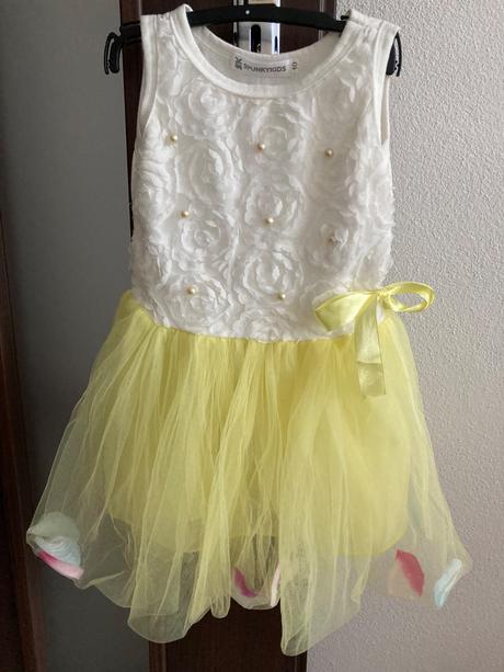 Spoločenské šaty s tylovou sukňou, 80