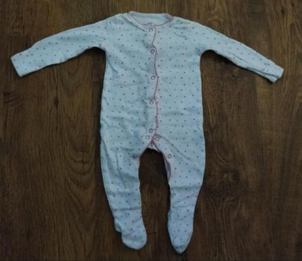 Overal na spanie bodkovaný, 68