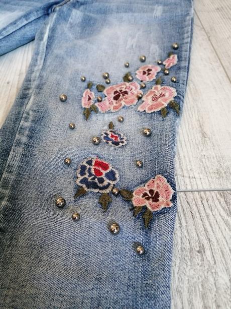 Rifle s kvietkami m, m