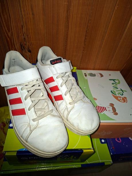 Botasky, adidas,37