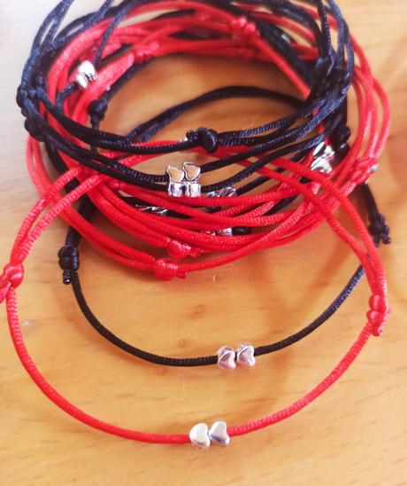 Náramky proti urieknutiu, posuvné uzlíky, 