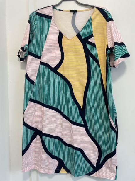 Nádherné letné šaty jones, 48