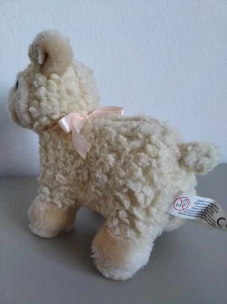 Ovečka so zvončekom,