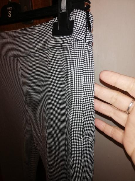 Elegantne tristvrtaky, m