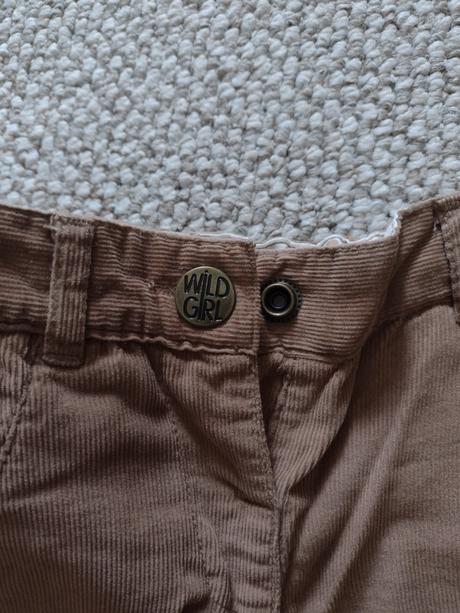 Dievčenské menčestrové kraťasky, 92