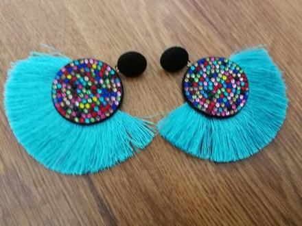 Náušnice strapcové, 