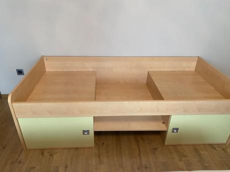 Posteľ, šírka (cm): 90,dĺžka (cm): 200