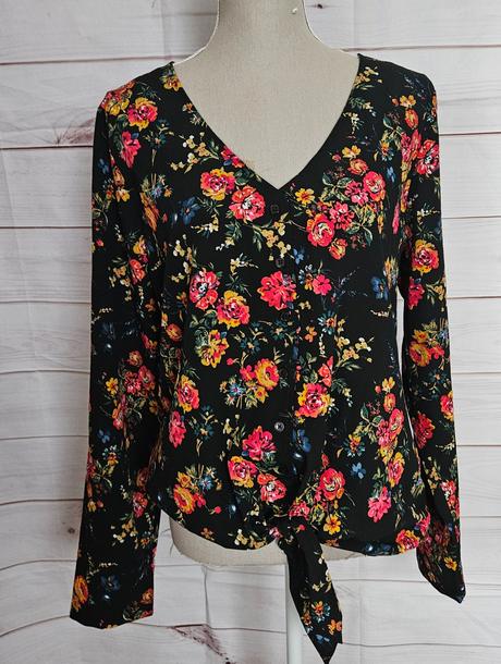 Pekná kvetinková blúzka, l