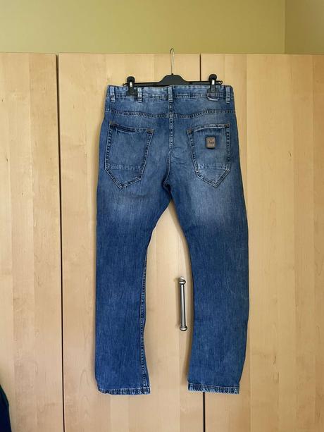 Pánske roztrhané rifle značky cropp č 34, 34