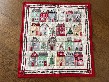 Adventný kalendár zo sashe,