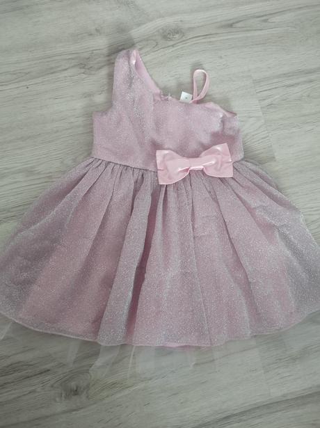 Spoločenské šaty, 104