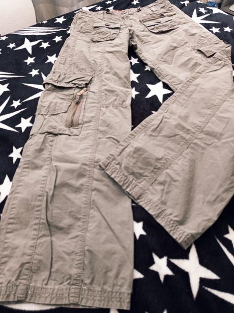 Kapsáčové nohavice, 36