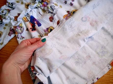 Dievčenské šaty, 92