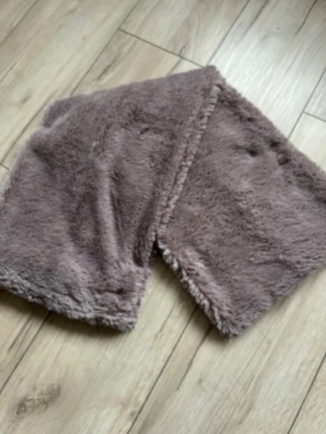 Chlpatý tunelových šál,