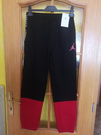 Jordan tepláky veľkosť 12-13 rokov, air jordan,152 / 158