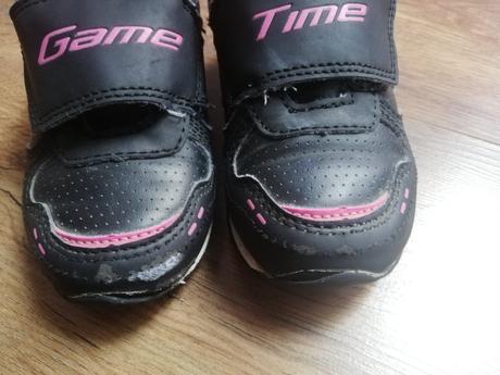 Dievčenské tenisky, 24