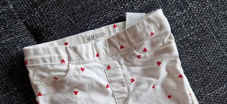 Biele nohavice so sedieckami 4-5 r, h&m,104