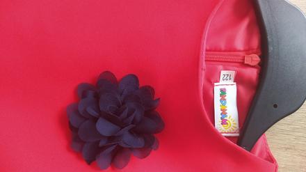 Slávnostné šaty, 122