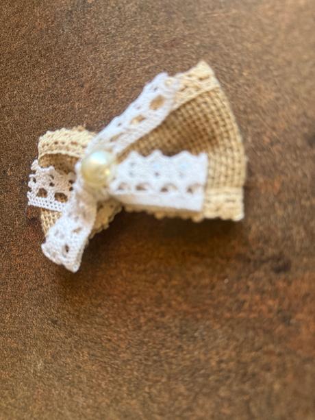 Dekoračná mašlička s čipkou, 