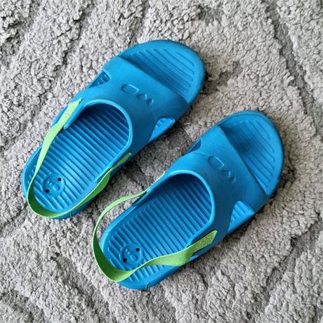 Detské šľapky a žabky, 27