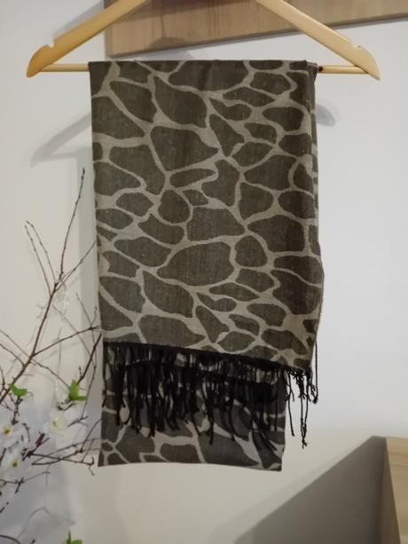 Hnedobéžová šatka, 