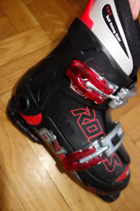 Detské nastaviteľné lyžiarky 30-35, roces