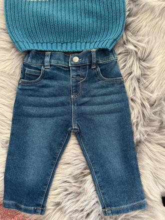 Nohavice a sveter, 74