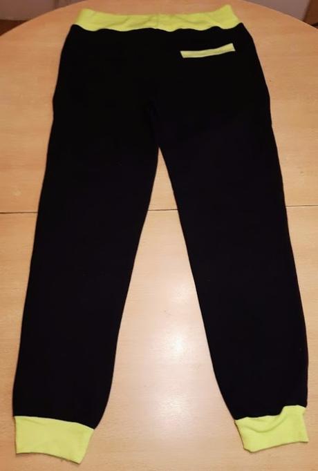 Predám dámske tepláky veľ. s-m, m