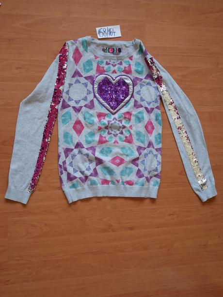 Balik dievčenských vecí desigual, 140–152