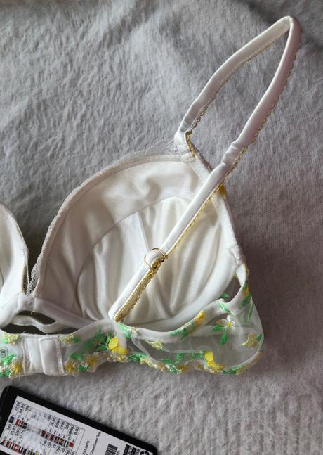 Nová biela kvetovaná push-up podprsenka, 75 c, 75c