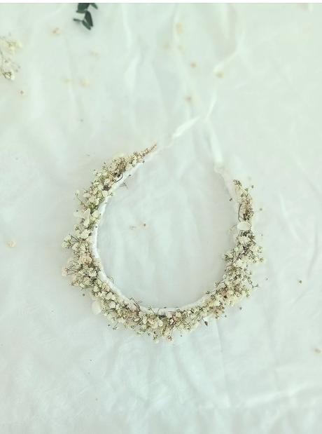 Krásne bohostyle a green kytice, ikebany plne pamp, 