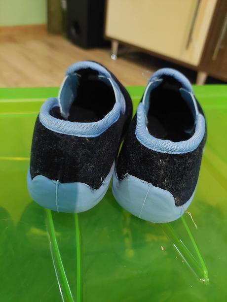 Semisove papucky, 24