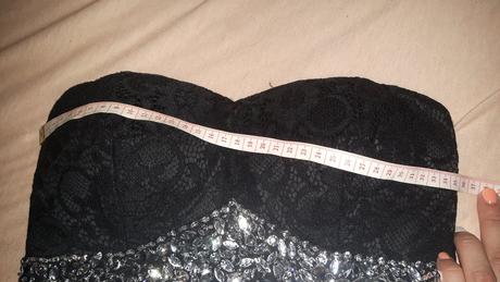 Krasne cierne saty, 38