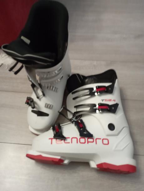 Lyžiarky 240-245, 34