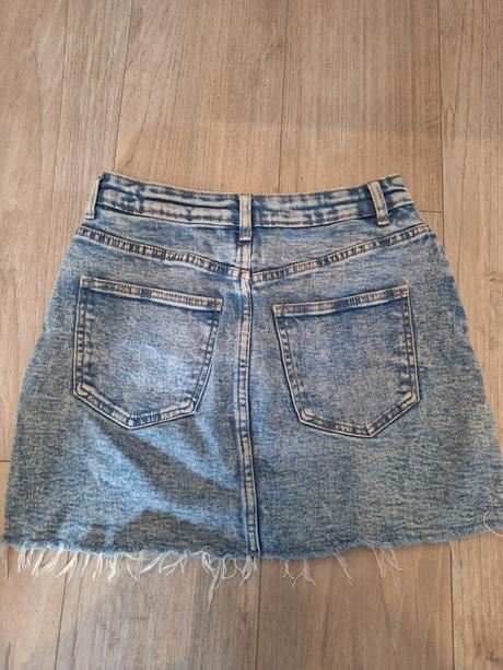 Riflová sukňa, bershka,s