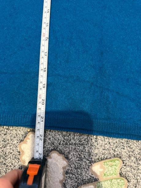 Tyrkysovo modrý kašmírový sveter, s