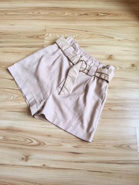 Šortky s opaskom, stradivarius,m