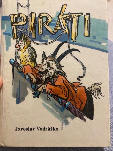 Krásna stará retro rozprávková kniha piráti 1971,