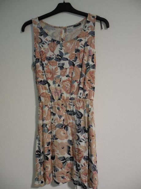 Kvietkované šaty, esmara,38