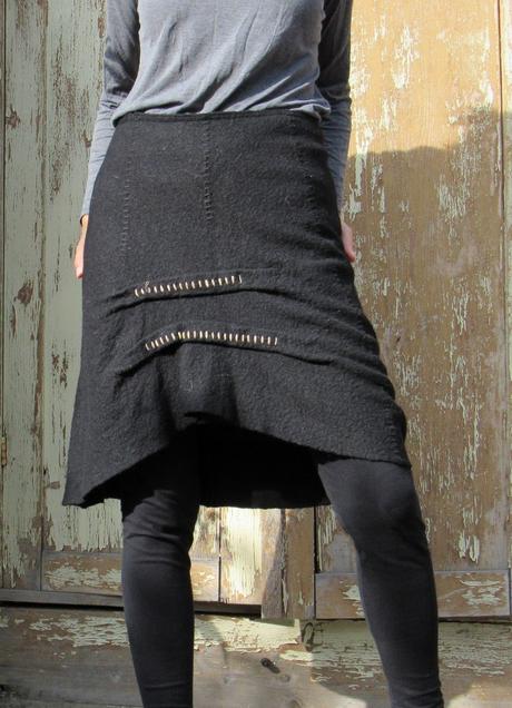 Teplučká vlnená sukňa, m