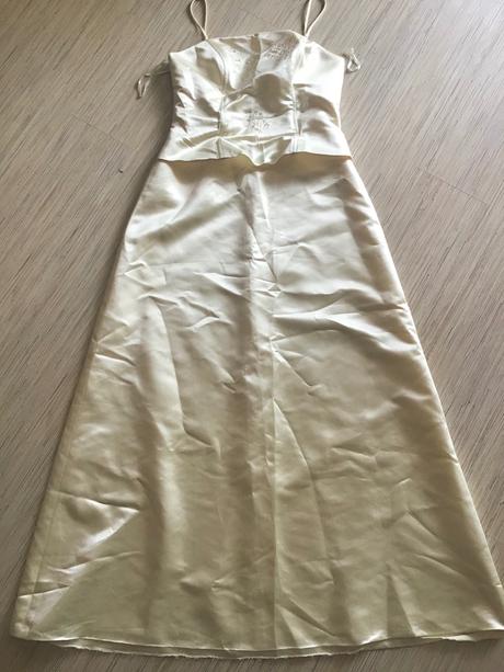 Spoločenské šaty/by, 40