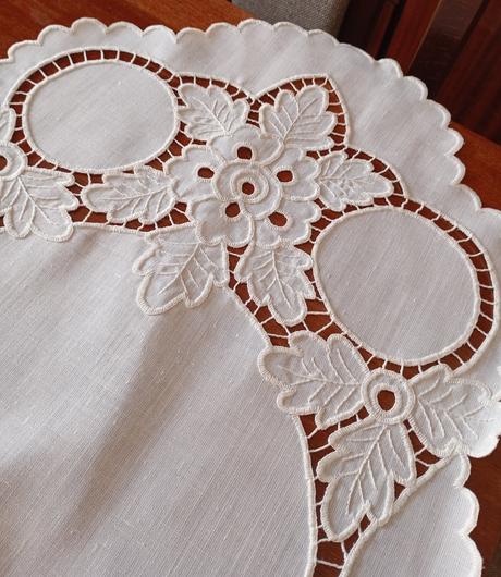 Súprava obrusov richelieu, 