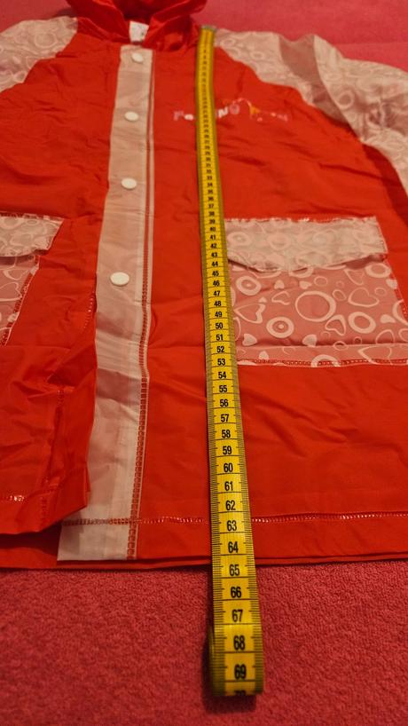 Dievčenský pršiplášť, 122