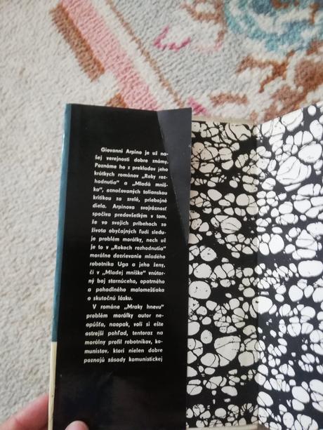 Giovanni arpino - mraky hnevu,