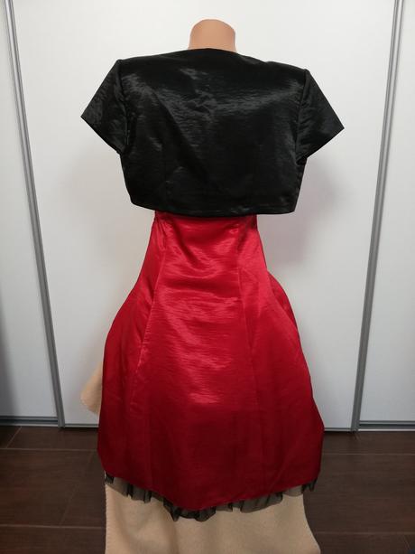 Šaty na promócie, 36