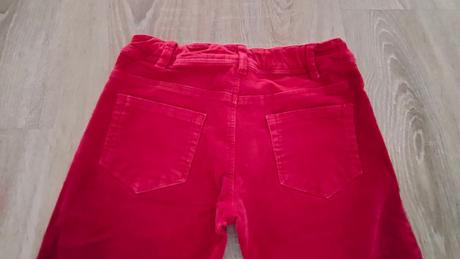 Červené menčestrové nohavice, 128