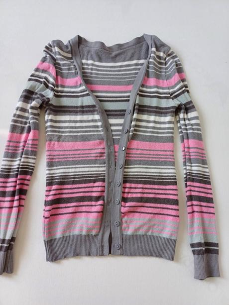 Sivo-ruzovy svetrik, xs