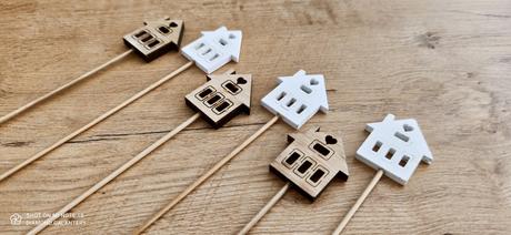 Drevený zápich - domček - 50 mm x 45 mm - biely,na, 